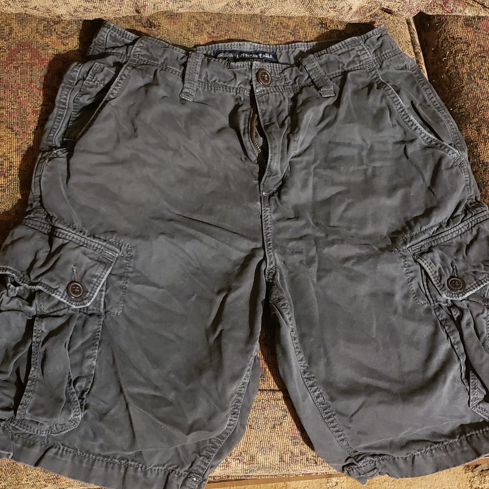 Men's American Eagle cargo shorts